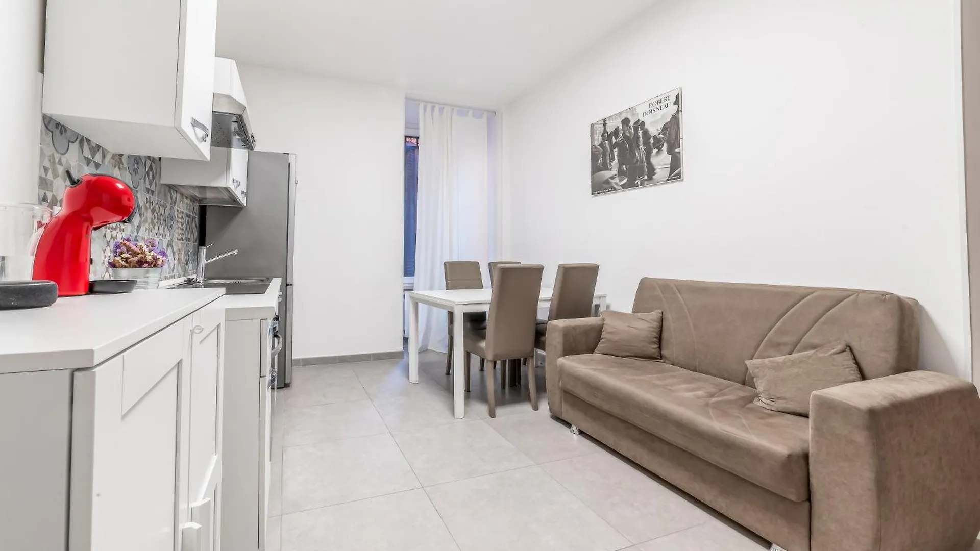 Cozy Enna Rooms - Metro Re Di Roma 0*, Rome Italy